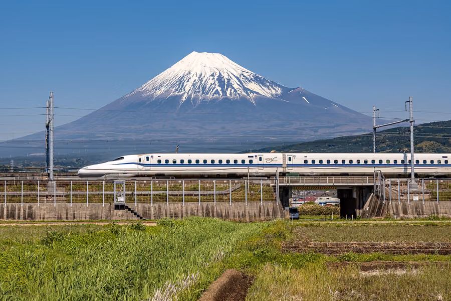 How to Ride the Shinkansen: Buying Tickets, Reserved Seats, Big Luggage Rules and the Mt. Fuji Seat