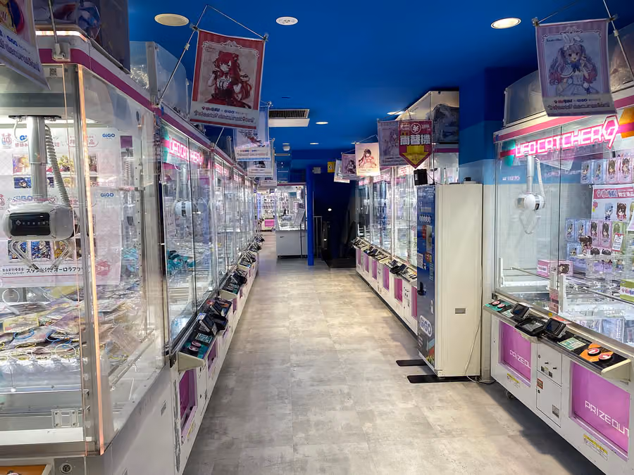 Salones recreativos y gachas en Tokio: trucos para las máquinas de gancho y la mayor tienda de cápsulas del mundo