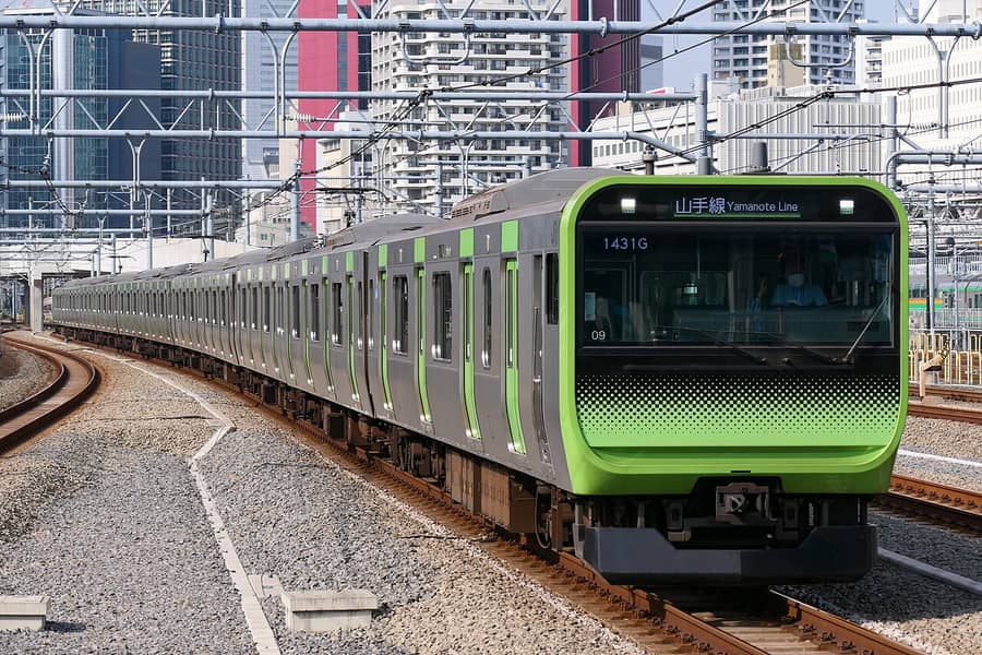 How to Ride Trains in Tokyo: Suica, Tap-to-Pay, Transfers and Rush-Hour Etiquette