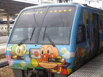 Trenes de Anpanman (JR Shikoku)
