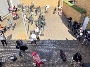 街中が撮影会場に
