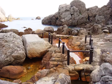 Jinata Onsen, Shikinejima